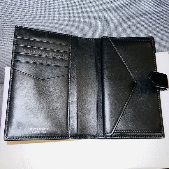 Sold-Givenchy G cut Medium Bifold wallet - Picture 3 of 4